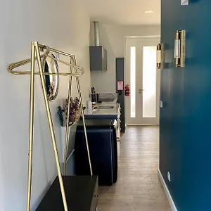 https://canarios-apartments-cardal-i.hotels-lisbon-portugal.com