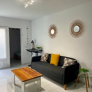  Apartment Helen House